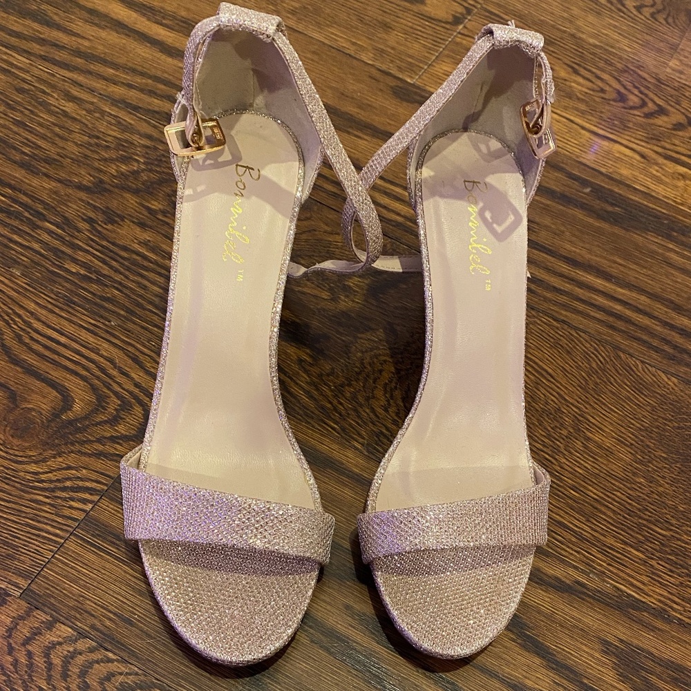 Heels - Picture 4 of 4